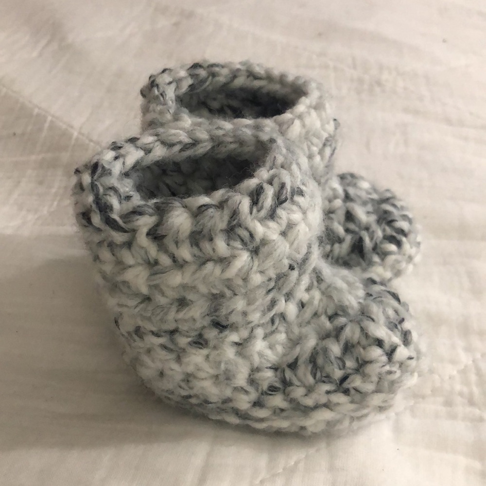 Crochet booties - 12-18months